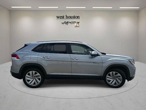 2022 Volkswagen Atlas Cross Sport 3.6L V6 SE w/Technology