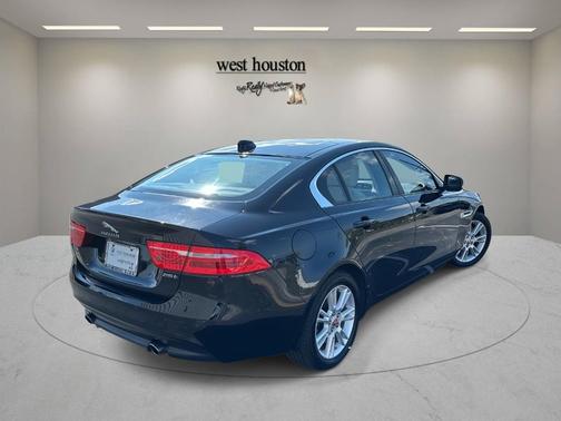 2017 Jaguar XE 25t Premium