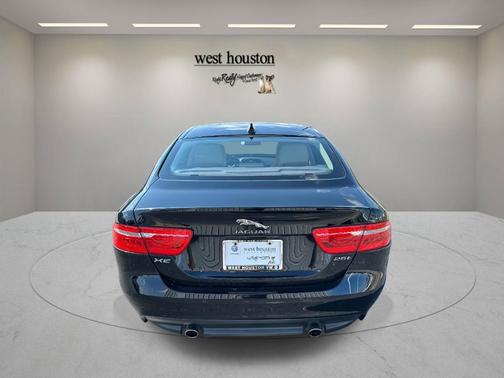 2017 Jaguar XE 25t Premium
