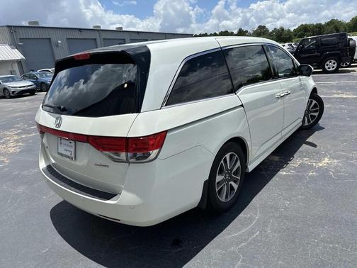 White 2014 Honda Odyssey Touring