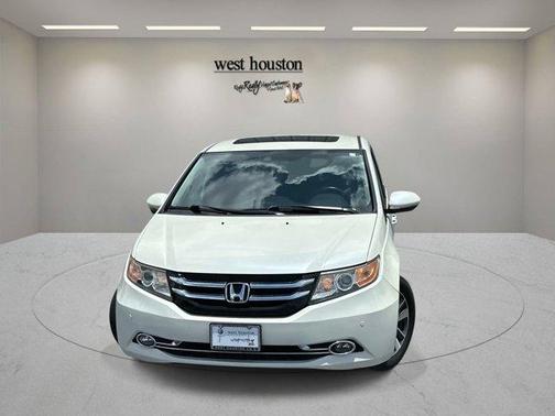 White 2014 Honda Odyssey Touring
