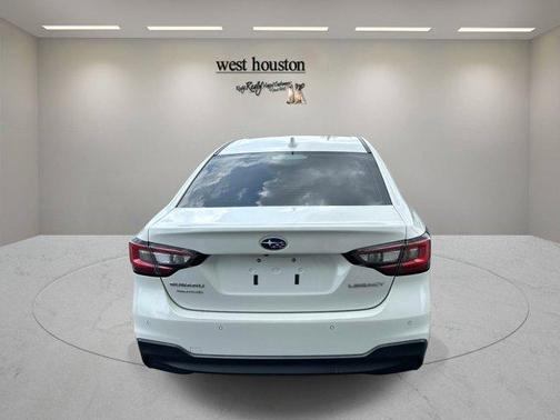 Crystal White Pearl 2021 Subaru Legacy