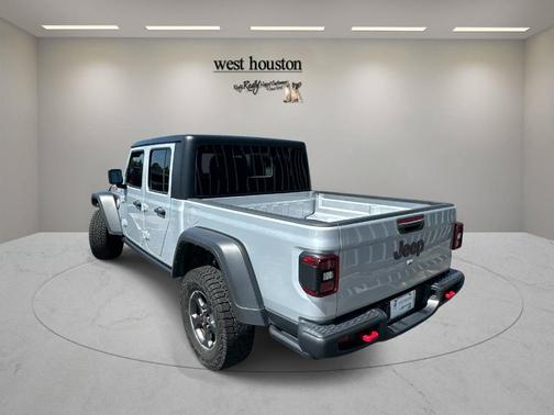 Silver Zynith Clearcoat 2022 Jeep Gladiator Rubicon