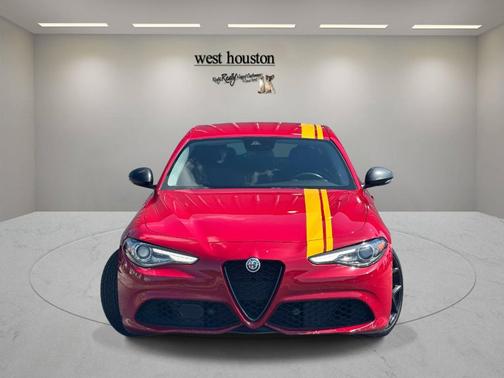 Rosso 2020 Alfa Romeo Giulia Base