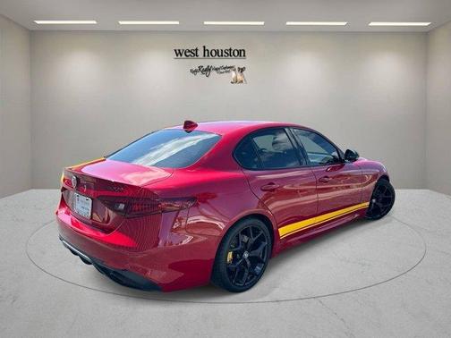 Rosso 2020 Alfa Romeo Giulia Base