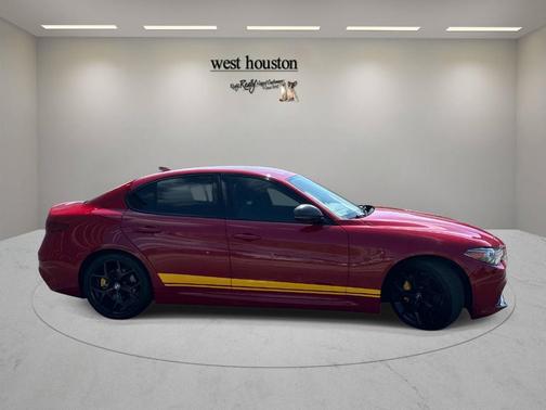 Rosso 2020 Alfa Romeo Giulia Base