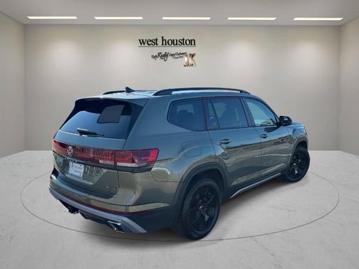 2024 Volkswagen Atlas 2.0T Peak Edition SE w/Technology