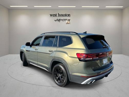 2024 Volkswagen Atlas 2.0T Peak Edition SE w/Technology