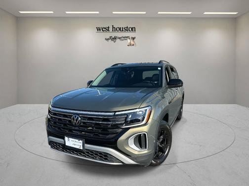 2024 Volkswagen Atlas 2.0T Peak Edition SE w/Technology