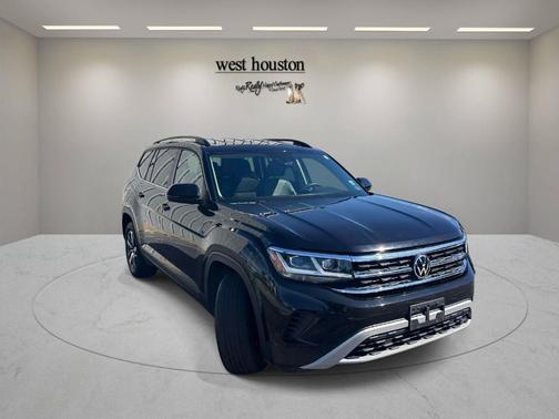 Deep Black Pearl Effect 2023 Volkswagen Atlas 2.0T SE