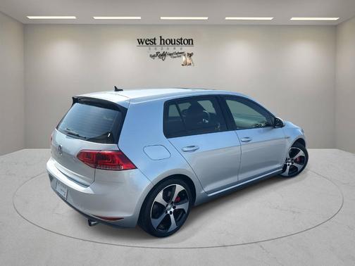 2017 Volkswagen Golf GTI SE 4-Door