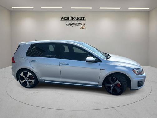 2017 Volkswagen Golf GTI SE 4-Door