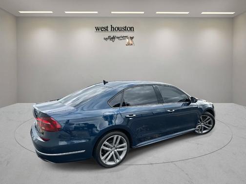 2018 Volkswagen Passat 2.0T R-Line