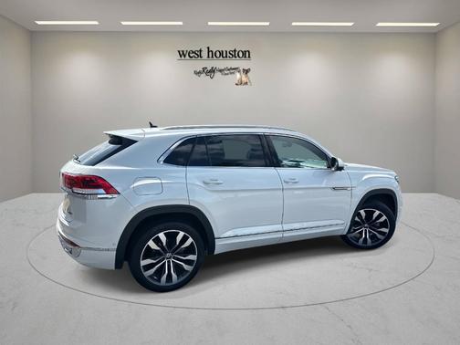 2022 Volkswagen Atlas Cross Sport 3.6L V6 SEL Premium R-Line