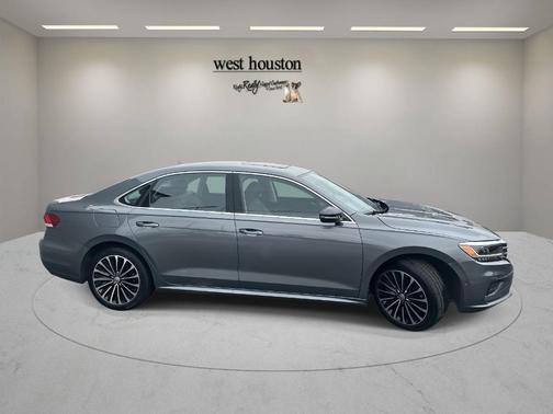 2022 Volkswagen Passat 2.0T Limited Edition