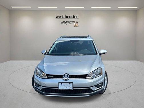 Reflex Silver Metallic 2017 Volkswagen Golf Alltrack TSI SE