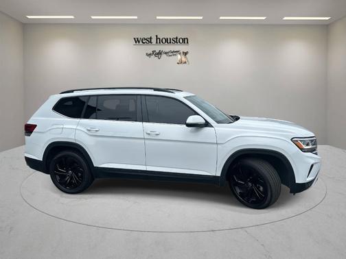 2022 Volkswagen Atlas 3.6L SE w/Technology