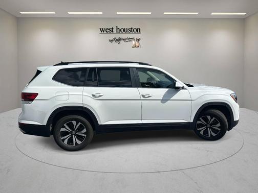 2025 Volkswagen Atlas 2.0T SE
