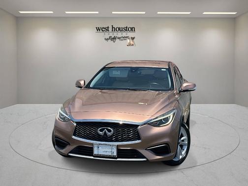 2018 INFINITI QX30 Luxury
