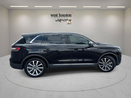 2019 Lincoln Nautilus Select