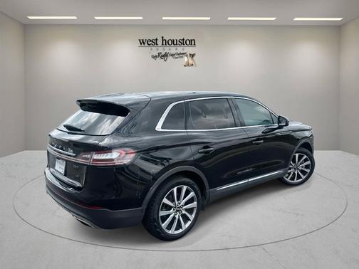 2019 Lincoln Nautilus Select