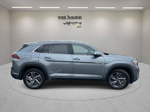 2024 Volkswagen Atlas Cross Sport 2.0T SEL R-Line