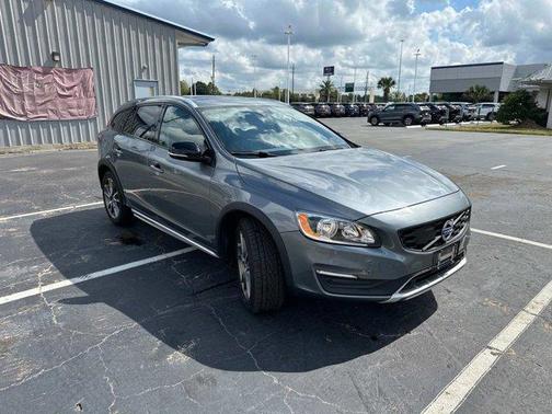 2018 Volvo V60 Cross Country T5