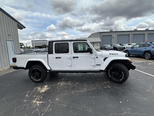 2021 Jeep Gladiator Sport