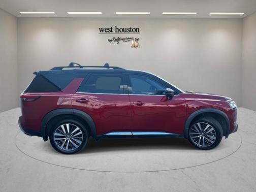 2022 Nissan Pathfinder Platinum