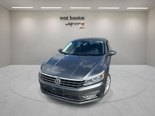 2018 Volkswagen Passat 2.0T SEL Premium