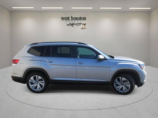 2022 Volkswagen Atlas 3.6L SE w/Technology