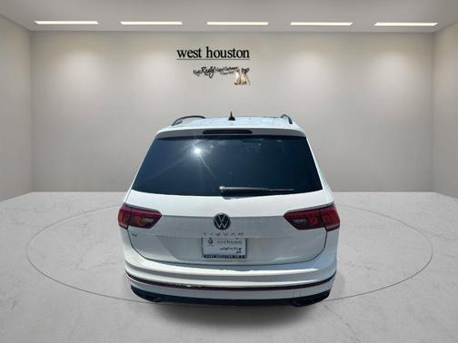 Opal White Pearl Effect 2023 Volkswagen Tiguan 2.0T SE R-Line Black