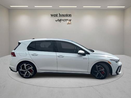 2025 Volkswagen Golf GTI 2.0T SE