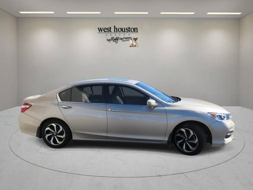 2017 Honda Accord EX-L w/Navigation & Honda Sensing