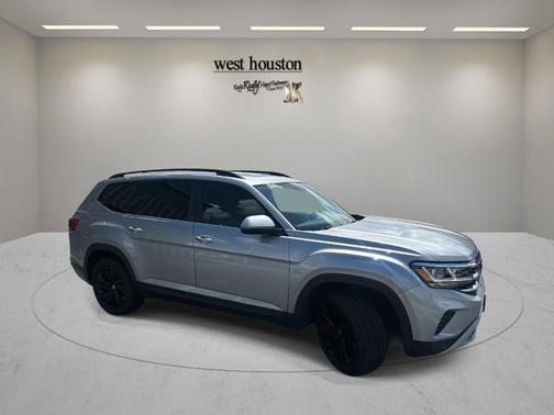 2022 Volkswagen Atlas 3.6L SE w/Technology
