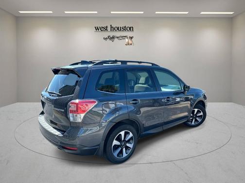 Dark Gray Metallic 2018 Subaru Forester 2.5i Limited