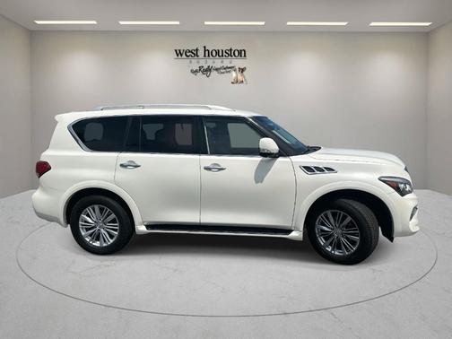 2017 INFINITI QX80
