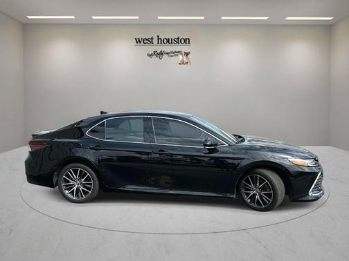 2022 Toyota Camry XLE