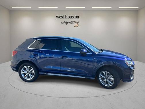 2023 Audi Q3 45 S line Premium