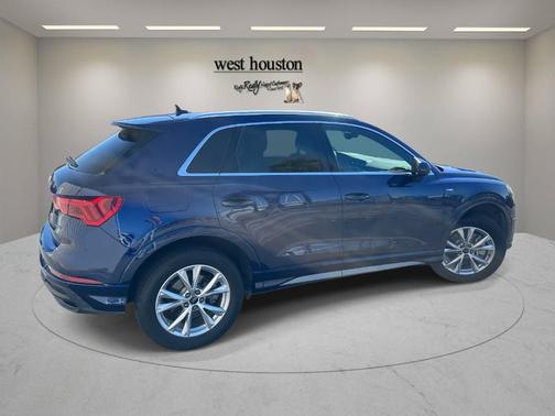 2023 Audi Q3 45 S line Premium