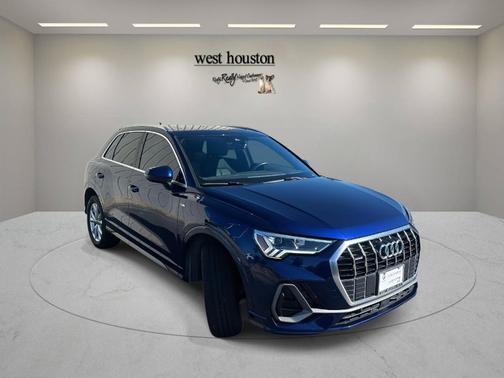 2023 Audi Q3 45 S line Premium