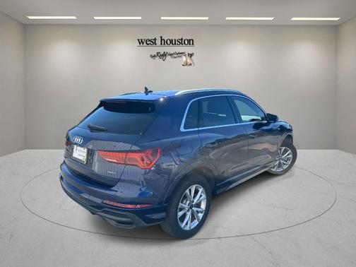 2023 Audi Q3 45 S line Premium