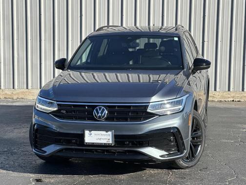 2022 Volkswagen Tiguan 2.0T SE R-Line Black