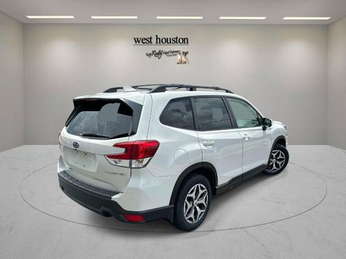 Crystal White Pearl 2021 Subaru Forester Premium