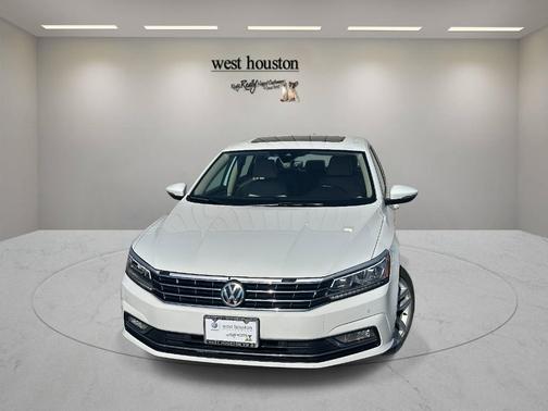 2017 Volkswagen Passat 1.8T SEL Premium