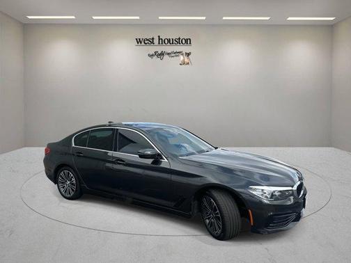 2019 BMW 530 i