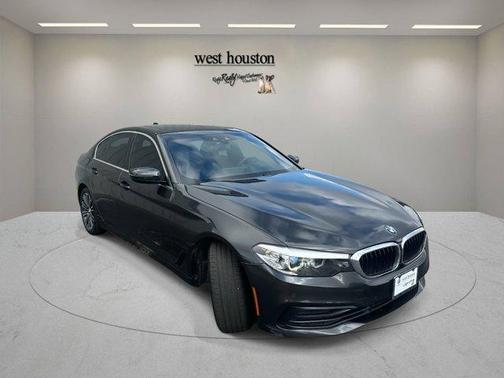2019 BMW 530 i