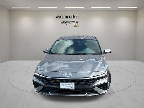 Metal 2024 Hyundai ELANTRA SE