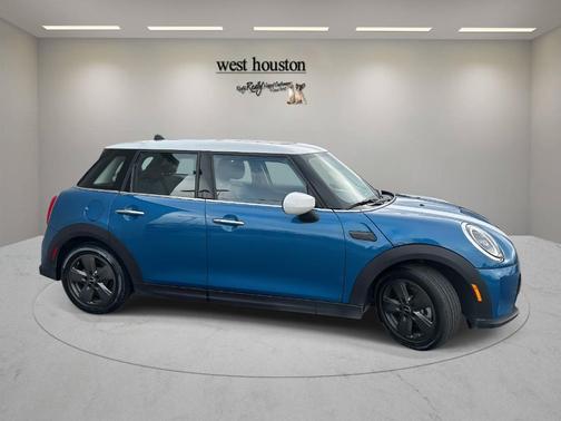 2022 MINI Hardtop Cooper