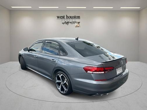 2021 Volkswagen Passat 2.0T R-Line